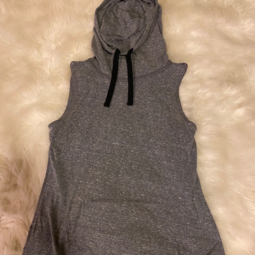 Gym tank hooded
